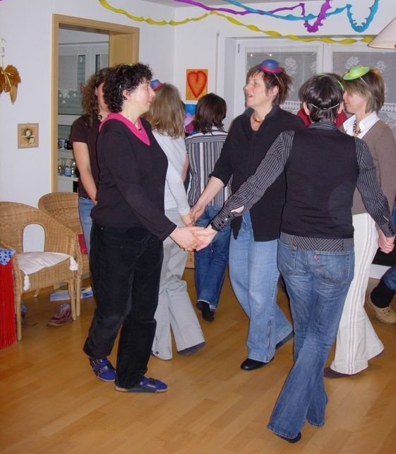 Zeremonielles Tanzen fr Frauen in Freiburg, ein besonders herzliches Danke an Anke fr die Genehmigung.